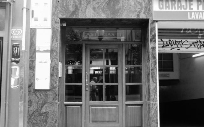 Adecuación de portal y servicios comunes en edificio de viviendas en la calle Asturias de Gijón