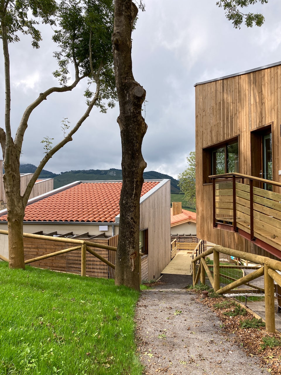 Apartotel en Linares Proaza Asturias proyecto Dolmen Arquitectos