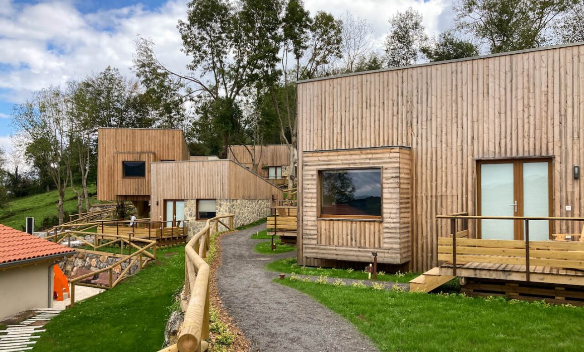 Apartotel en Linares Proaza Asturias proyecto Dolmen Arquitectos