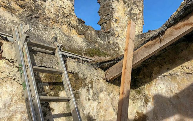 Conservación y consolidación de los restos de la Torre de Noriega Asturias dirección de obra Dolmen Arquitectos