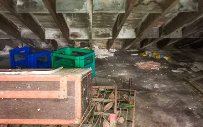 Desván piso antiguo Oviedo antes reforma byDolmen