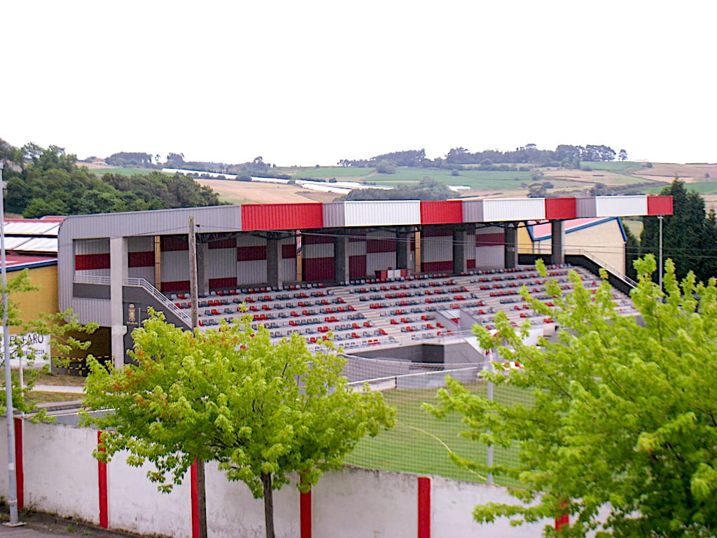 Diseño de graderío para campo de fútbol en Candás Asturias