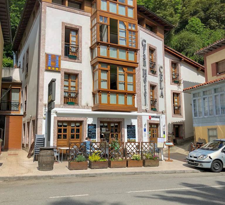 Diseño hotel en Belmonte de Miranda Asturias