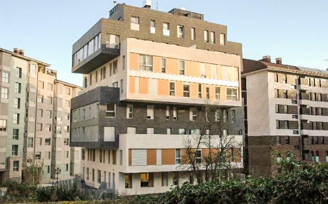 Edificio de 32 viviendas, locales, garajes y trasteros en Otero Norte Oviedo