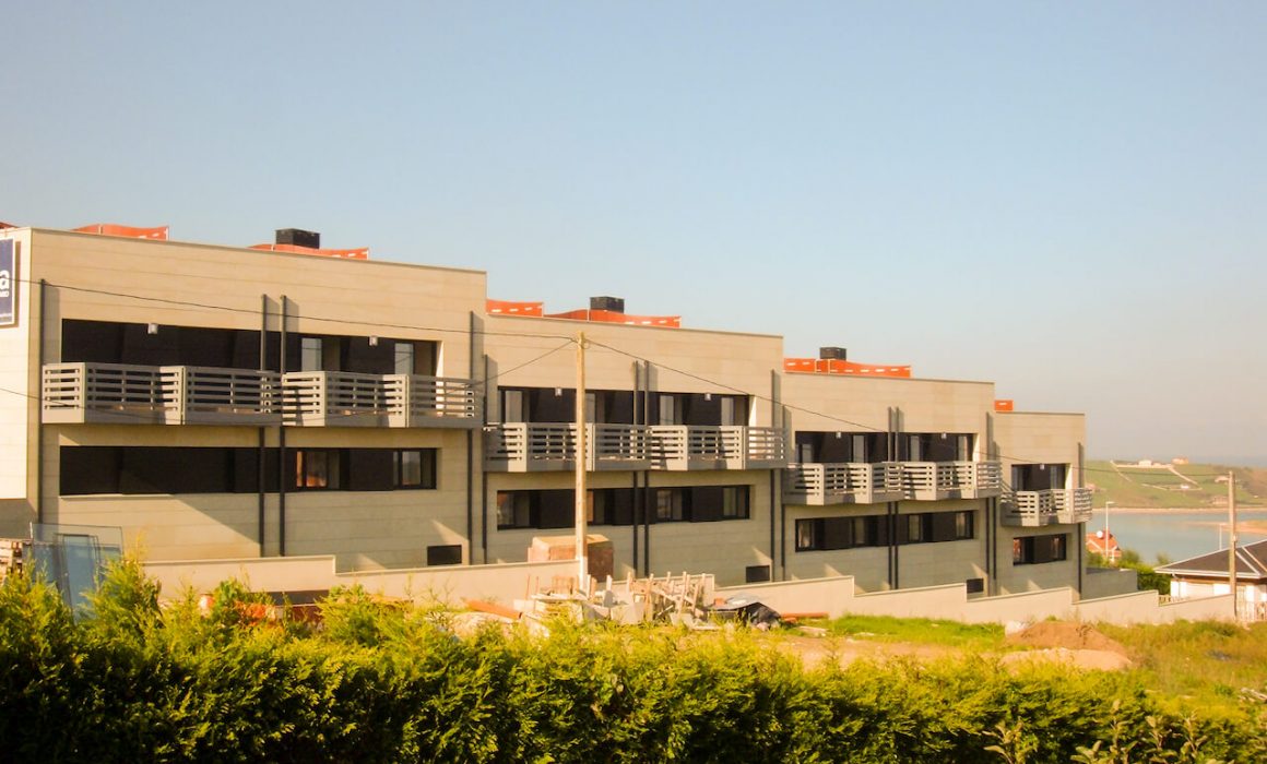 Edificio viviendas colectivas en Mogro Nuragos Grupo Pinta Dolmen Arquitectos