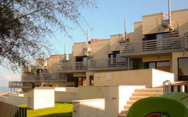 Edificio viviendas colectivas en Mogro Nuragos Grupo Pinta Dolmen Arquitectos