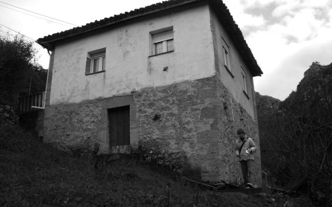 Estado previo a la reforma de una casa en Tablao Asturias