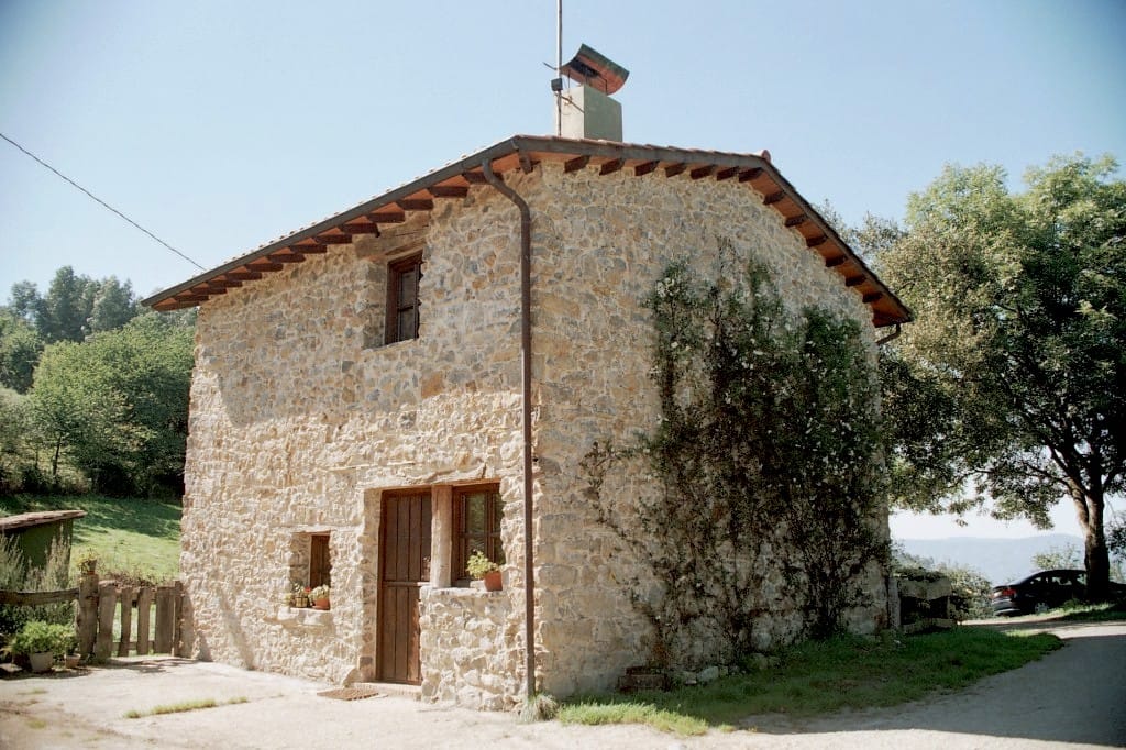 Fachada lateral de chalé en La Madrera Asturias