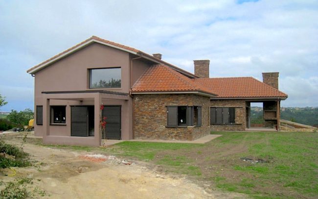 Fachada principal chale de nueva construccion en Gijon