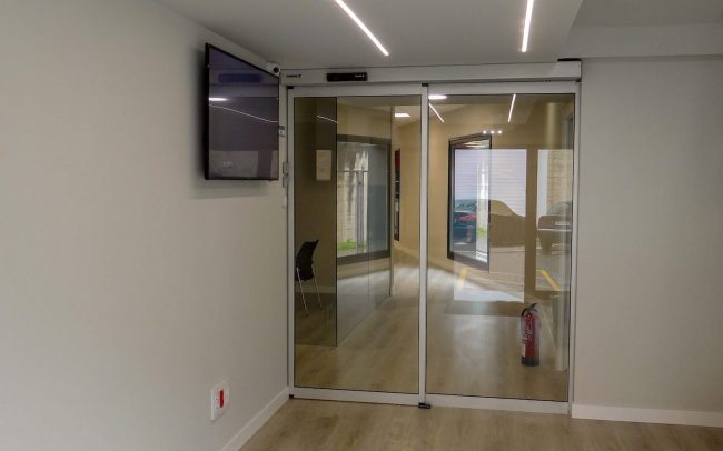 Nuevas instalaciones de iLanza en el Polígono de Roces Gijón obra del estudio de arquitectura de Asturias Dolmen Arquitectos