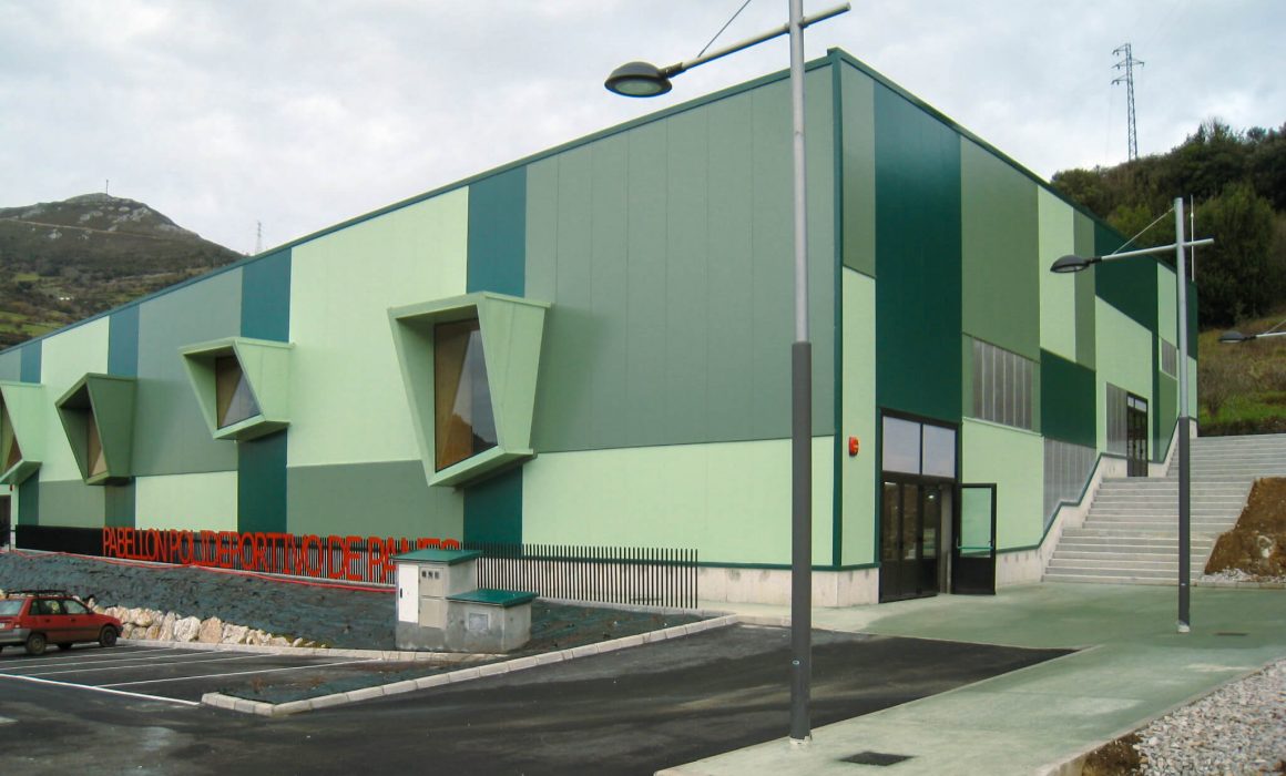Polideportivo en Panes diseño de Dolmen Arquitectos de Asturias