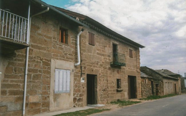 Reforma de casa tradicional en Muelas de los Caballeros Zamora obra de Dolmen Arquitectos