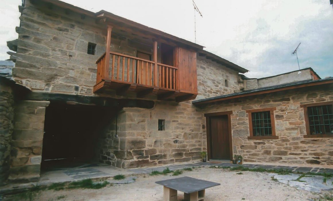 Reforma de casa tradicional en Muelas de los Caballeros Zamora obra de Dolmen Arquitectos