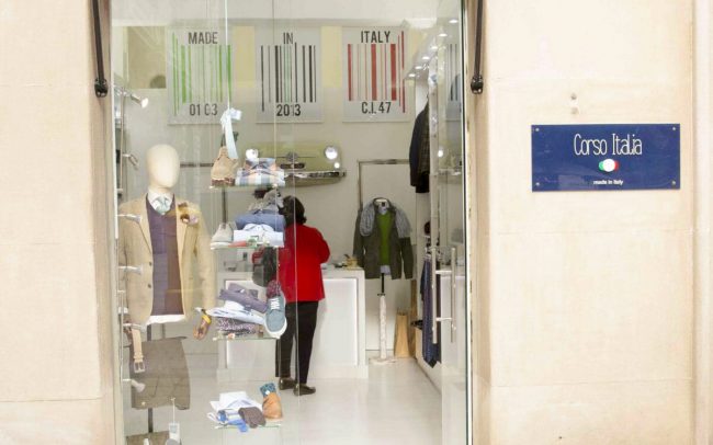 Reforma de tienda de ropa italiana en Santander Cantabria