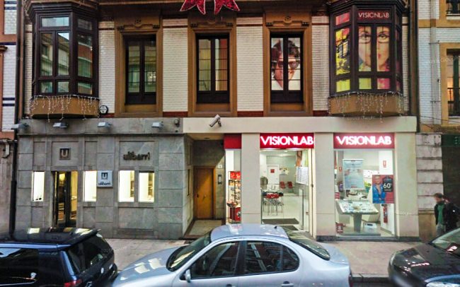 Reforma escaparate joyería calle Moros Gijón estado actual