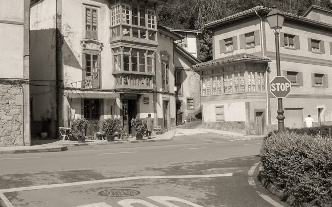 Reforma hotel en Belmonte de Miranda Asturias