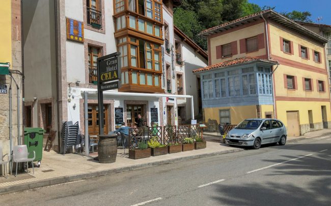 Reforma hotel en Belmonte de Miranda Asturias