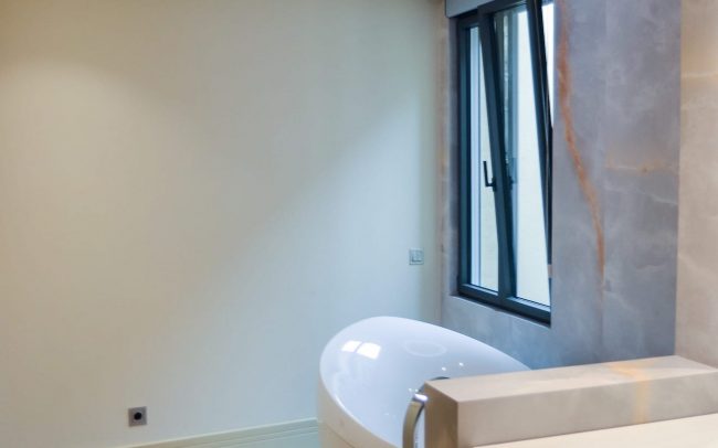 Reforma interior de una vivienda en la calle Uría de Oviedo Asturias cuarto de baño