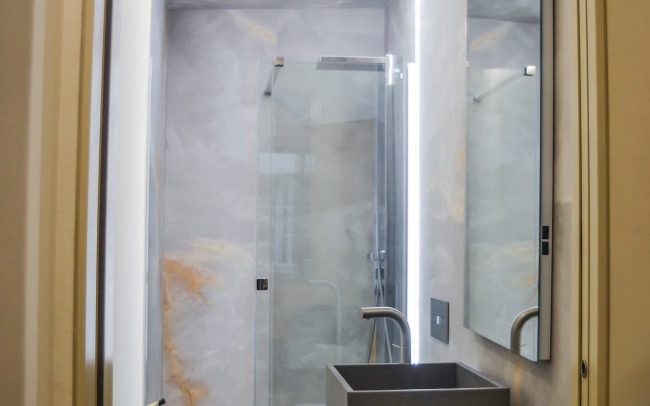 Reforma interior de una vivienda en la calle Uría de Oviedo Asturias baño