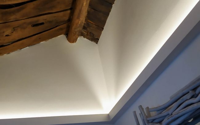 Reforma y ampliación de vivienda unifamiliar aislada en Ortiguera Dolmen Arquitectos