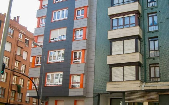 Renovación de fachadas en la calle Reconquista de Gijón Asturias