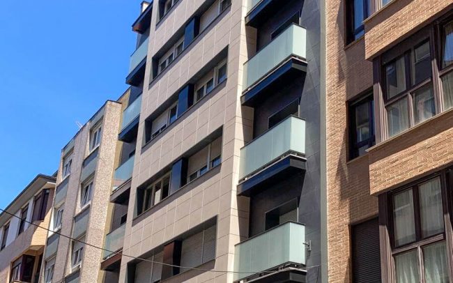 Rehabilitación de fachadas y terrazas calle Juan XXIII Dolmen Arquitectos Gijón Asturias