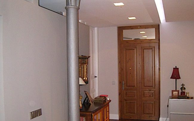 Salon reformado en un piso de Gijon