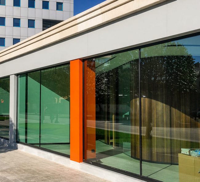 Ventanales Exterior reforma de local para oficinas en Gijón un proyecto de Dolmen Arquitectos