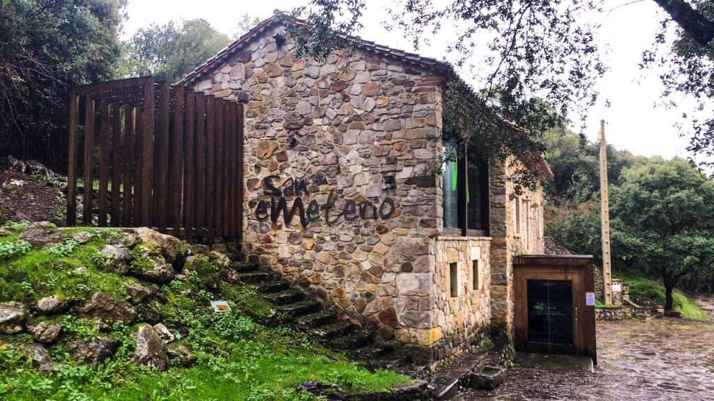 Visita al Centro de Interpretación del Entorno de San Emeterio Asturias proyecto de Dolmen Arquitectos