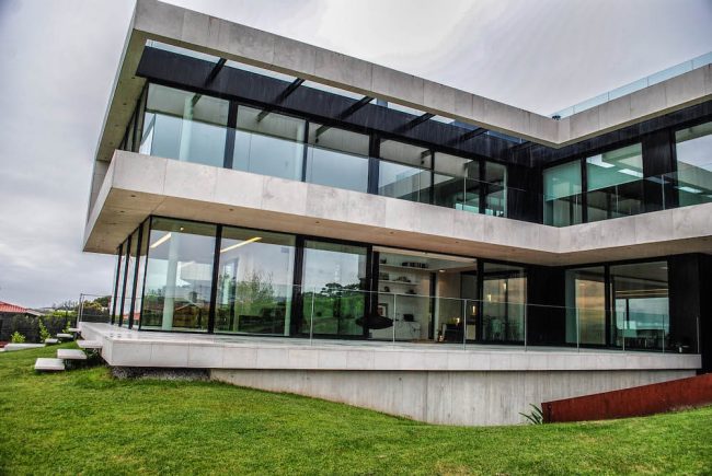 Vivienda de lujo en El Rinconín Gijón diseño de Dolmen Arquitectos arquitectura e interiorismo en Asturias