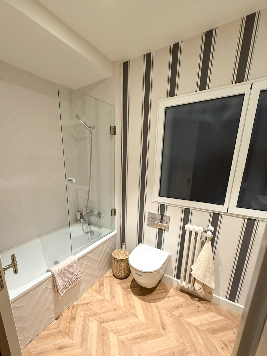 Baño - Reforma interior de piso en el centro de Gijón, proyectada por Dolmen Arquitectos