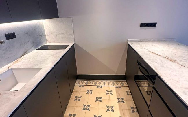 cocina moderna piso reformado Asturias Dolmen Arquitectos