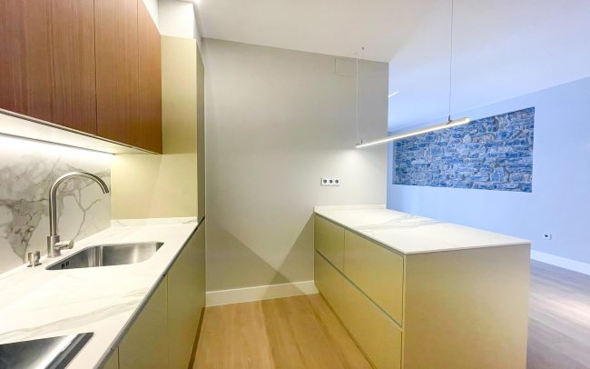 cocina reforma integral piso Asturias, proyecto de Dolmen Arquitectos