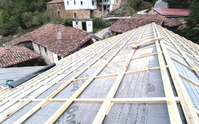 cubierta vivienda recrecida madera Asturias arquitectos Dolmen