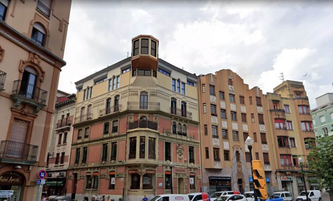 Cúpula de edificio reformada, vista general