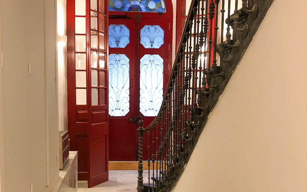Rehabilitación puerta portal calle Corrida de Gijón.