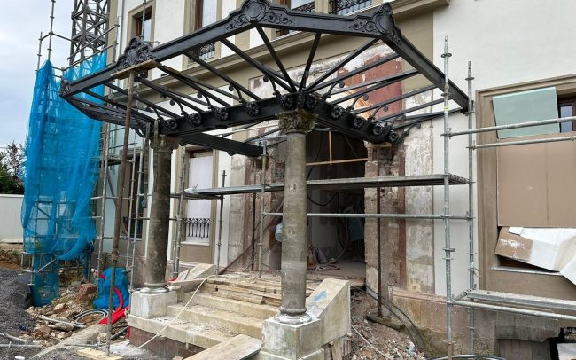 detalle-fachada-historica-palacio-vista-alegre-restauracion