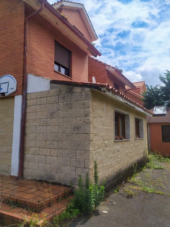 Esquina chalet antes de reforma Gijon