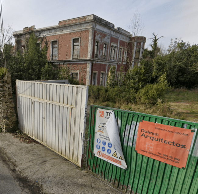 Vista de Google del estado actual del exterior del palacete de Vista Alegre en Gijón