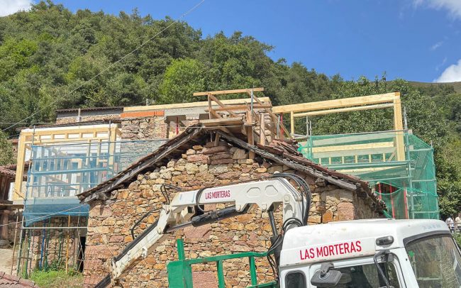 fachada rehabilitación vivienda recrecida Somiedo Dolmen