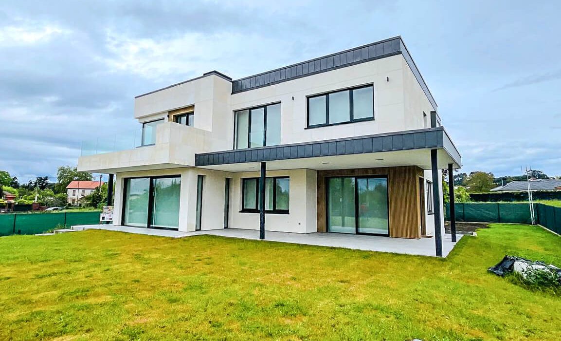 Fachada vivienda unifamiliar Camino Jazmines, Gijón, proyecto de Dolmen Arquitectos