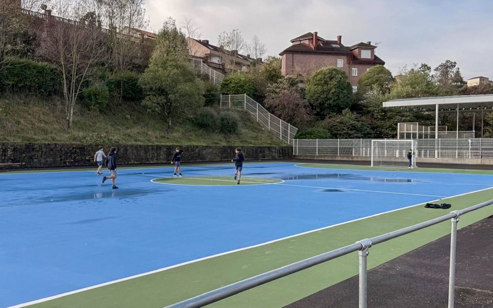 instalaciones deportivas_Pista de futbol cubierta_Dolmen Arquitectos
