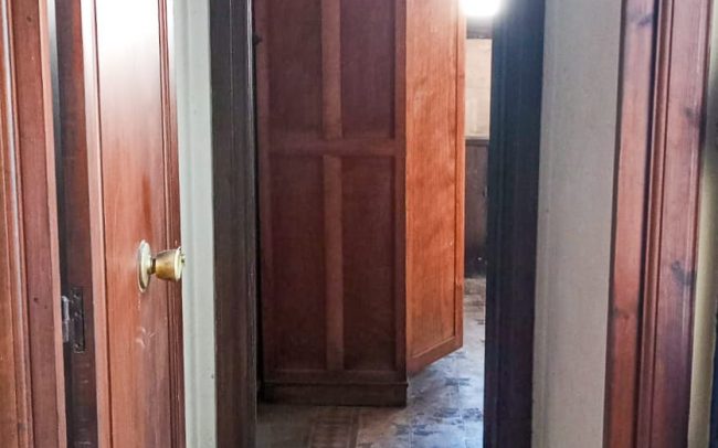 pasillo piso Oviedo suelo hidraulico DolmenArquitectos