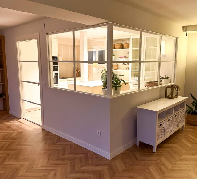 Cocina - Reforma interior de piso en el centro de Gijón, proyectada por Dolmen Arquitectos