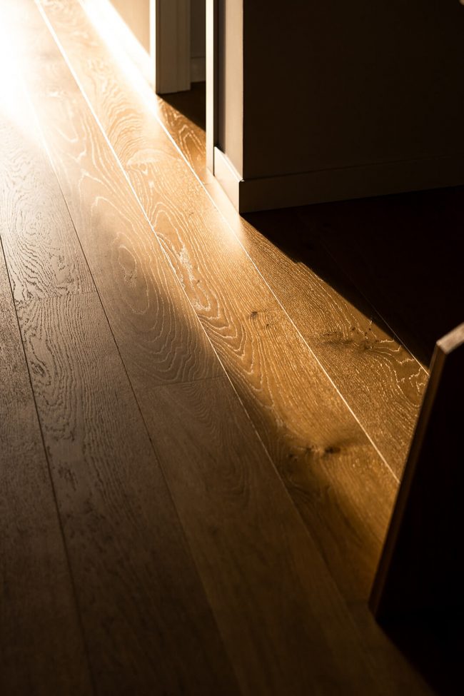 suelo escalera madera vivienda unifamiliar Dolmen Arquitectos Asturias