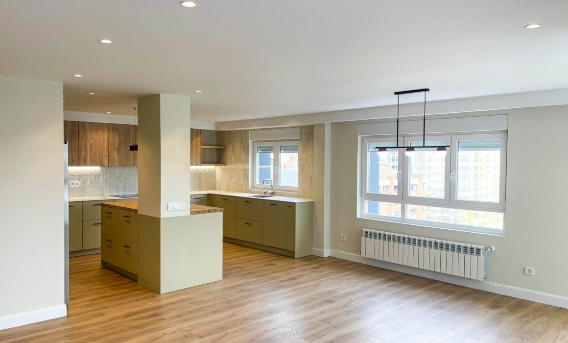 Vista general de piso después de reforma interior vivienda Gijón